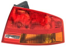FEU ARRIÈRE AUDI A4 2005-2007 SEDAN / EXTÉRIEUR / DROIT
