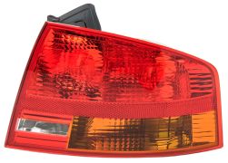 FEU ARRIÈRE AUDI A4 2005-2007 SEDAN / EXTÉRIEUR / DROIT