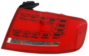 FEU ARRIÈRE AUDI A4 2007-2012 SEDAN / EXTÉRIEUR / LED / DROIT