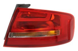 FEU ARRIÈRE AUDI A4 2012-2015 SEDAN / EXTÉRIEUR / DROIT