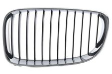 GRILLE BMW SERIE 1 (E81-E87) 2007-2012 FACE AVANT / CONTOUR CHROMÉ / LAMES NOIRES / GAUCHE