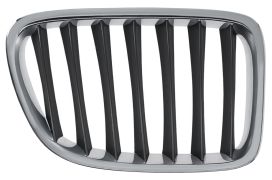 GRILLE BMW X1 (E84) 2009-2012 FACE AVANT / CONTOUR CHROMÉ / LAMES NOIRES / DROITE