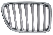 GRILLE BMW X1 (E84) 2009-2012 FACE AVANT / CONTOUR CHROMÉ / LAMES ARGENT / DROITE