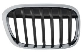 GRILLE BMW X1 (F48) 2015-2019 FACE AVANT / CONTOUR CHROMÉ / LAMES NOIRES / DROIT