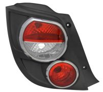 FEU ARRIÈRE CHEVROLET AVEO 2011-2016 3/5 PORTES / BASE NOIRE / ENJOLIVEUR CHROMÉ / GAUCHE