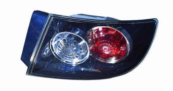 FEU ARRIÈRE MAZDA 3 2007-2009 EXTÉRIEUR / 4 PORTES / BASE NOIRE DROIT