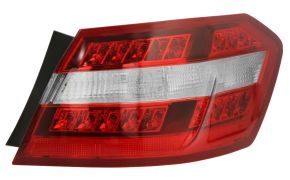 FEU ARRIÈRE MERCEDES CLASE E (W212) 2009-2013 SEDAN / EXTÉRIEUR / MODÈLE CLASSIC / ELEGANCE / LED / DROIT