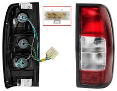 FEU ARRIÈRE NISSAN NAVARA 1997-2002 CONNECTEUR 8 / DROIT