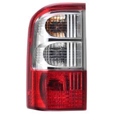 FEU ARRIÈRE NISSAN PATROL 2001-2004 GAUCHE