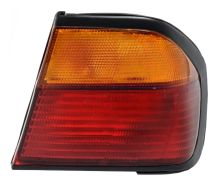 FEU ARRIÈRE NISSAN PRIMERA 1990-1996 4 PORTES / ORANGE / DROIT