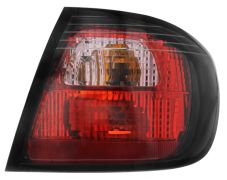 FEU ARRIÈRE NISSAN PRIMERA 1999-2002 4 PORTES / DROIT