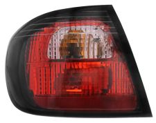 FEU ARRIÈRE NISSAN PRIMERA 1999-2002 4 PORTES / EXTERIEUR / GAUCHE