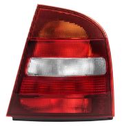 FEU ARRIÈRE SKODA OCTAVIA 1997-2000 SEDAN / DROIT