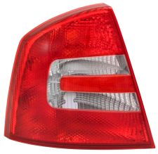 FEU ARRIÈRE SKODA OCTAVIA 2004-2009 SEDAN / GAUCHE