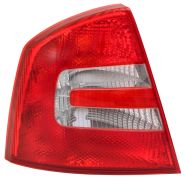 FEU ARRIÈRE SKODA OCTAVIA 2004-2009 SEDAN / GAUCHE