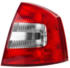 FEU ARRIÈRE SKODA OCTAVIA 2009-2013 SEDAN / DROIT