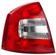 FEU ARRIÈRE SKODA OCTAVIA 2009-2013 SEDAN / GAUCHE