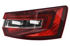FEU ARRIÈRE SKODA SUPERB 2015-2019 COMBI / EXTÉRIEUR / FONCÉ / DROIT