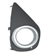 GRILLE TOYOTA YARIS 2014-2017 PARE-CHOCS AVANT / AVEC ANTIBROUILLARD / DROIT