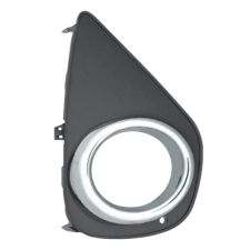 GRILLE TOYOTA YARIS 2014-2017 PARE-CHOCS AVANT / AVEC ANTIBROUILLARD / DROITE