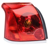 FEU ARRIÈRE TOYOTA AVENSIS 2003-2006 4 PORTES / GAUCHE