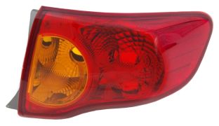 FEU ARRIÈRE TOYOTA COROLLA 2007-2010 4 PORTES / EXTÉRIEUR / DROIT