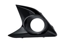GRILLE TOYOTA AYGO X 2022-2025 PARE-CHOCS AVANT / NOIRE BRILLANTE / AVEC ANTIBROUILLARD / GAUCHE