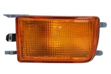 FEU CLIGNOTANT AVANT VOLKSWAGEN VENTO 1991-1998 PARE-CHOCS AVANT / ORANGE / GAUCHE
