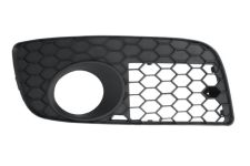 GRILLE VOLKSWAGEN GOLF V 2004-2008 PARE-CHOCS AVANT / MODÈLE GTI / AVEC ANTIBROUILLARD / DROITE