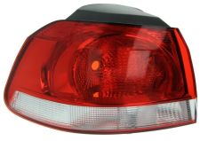 FEU ARRIÈRE VOLKSWAGEN GOLF VI 2008-2012 EXTÉRIEUR / TYPE HELLA / GAUCHE