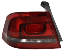 FEU ARRIÈRE VOLKSWAGEN PASSAT 2010-2014 SEDAN / EXTÉRIEUR / BASE FONCÉE / GAUCHE