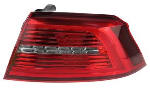 FEU ARRIÈRE VOLKSWAGEN PASSAT 2014-2019 SEDAN / HIGHLINE / EXTÉRIEUR / DROIT