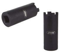 PRISE DE CAMION BENZ / HOMME POUR L'INJECTION DE LA SOUPAPE DE DIESEL D'EXTRACTION